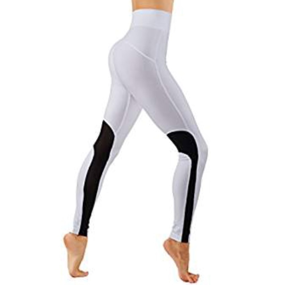 Workout leggings with mesh detailing